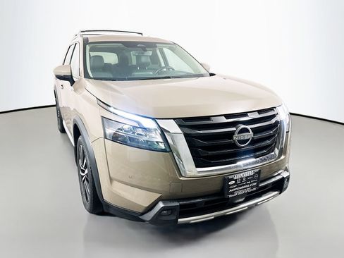 Used 2023 Nissan Pathfinder Platinum w/ Cargo Package AWD/4WD image 1