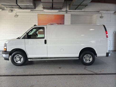Used 2024 Chevrolet Express 2500 w/ Driver Convenience Package image 5