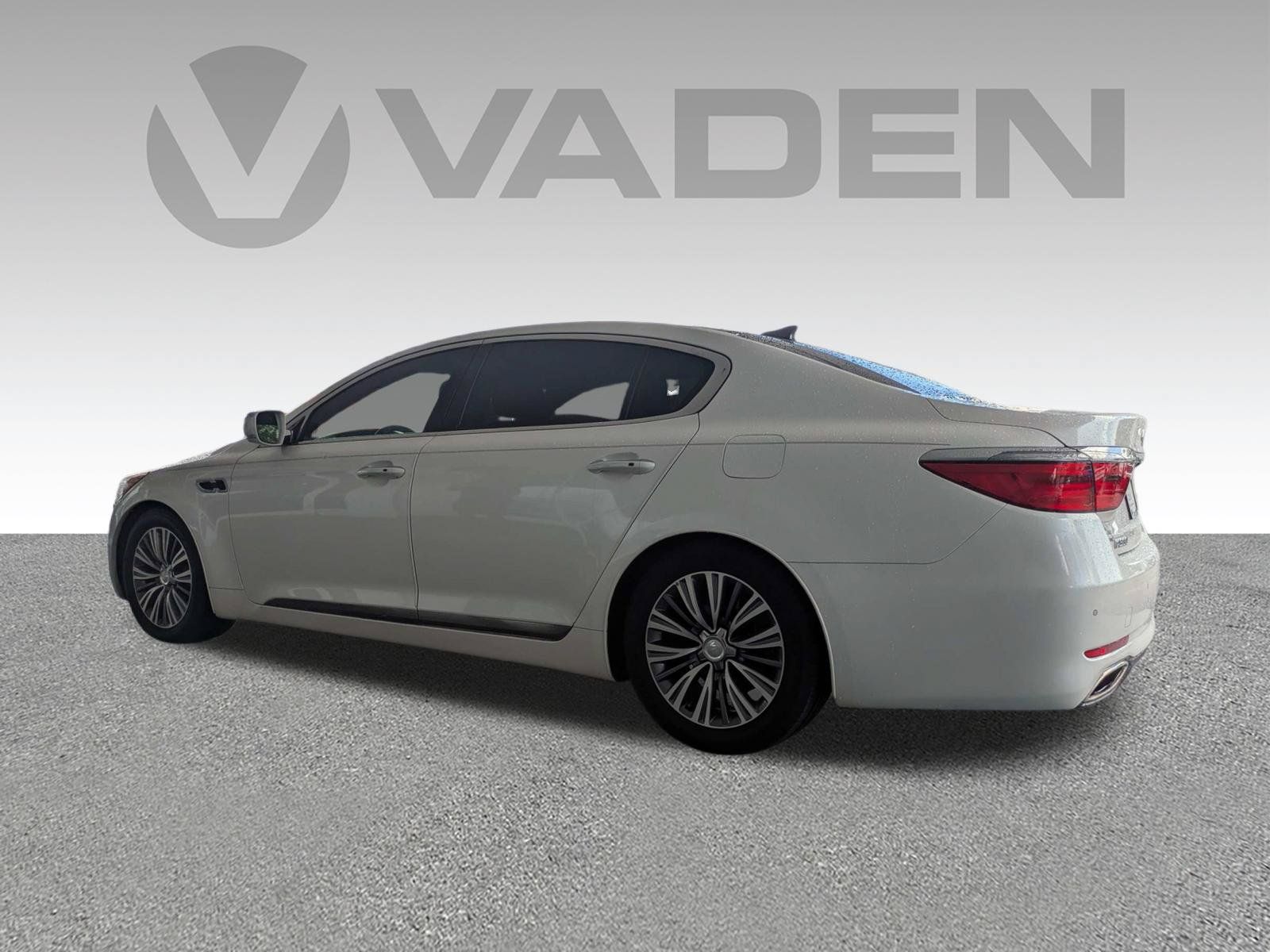 Used 2017 Kia K900 Premium RWD image 25