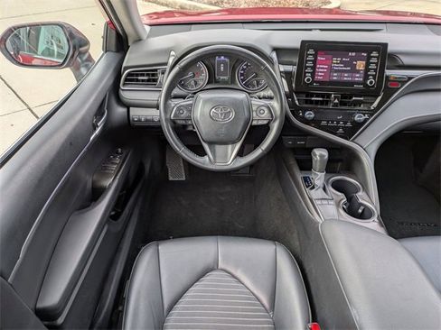 Used 2024 Toyota Camry SE image 15
