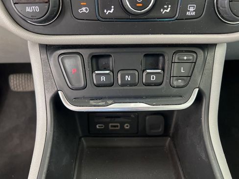 Used 2018 GMC Terrain SLT w/ Preferred Package FWD image 14