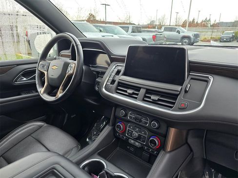 Used 2022 Chevrolet Suburban High Country image 12