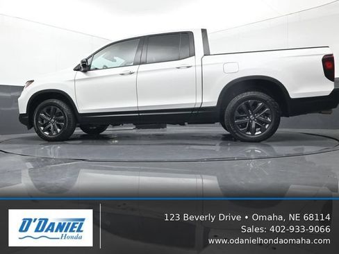 Used 2023 Honda Ridgeline Sport image 10