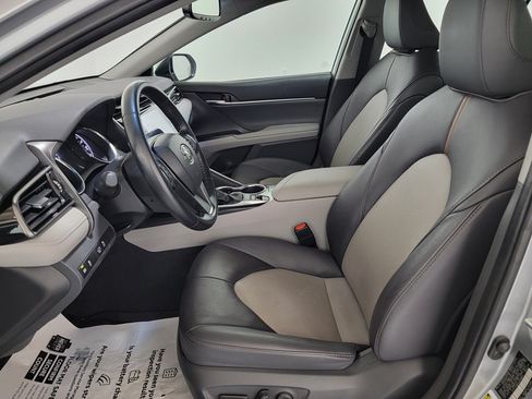 Used 2020 Toyota Camry XLE FWD image 14