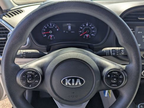 Used 2021 Kia Soul LX image 13