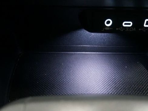 Used 2024 Subaru Crosstrek 2.0i Premium image 18