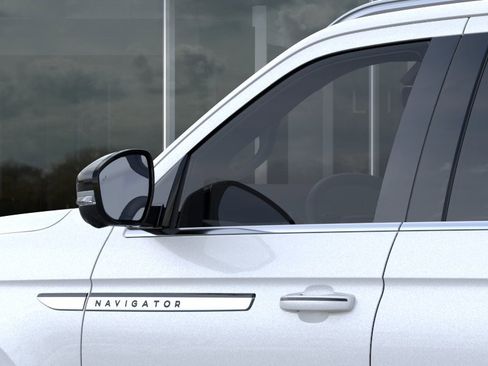 New 2026 Lincoln Navigator Reserve AWD/4WD image 20