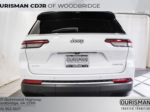 Certified 2024 Jeep Grand Cherokee L Limited w/ Luxury Tech Group II image 6