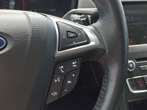 Used 2018 Ford Fusion SE w/ Equipment Group 201A FWD image 22