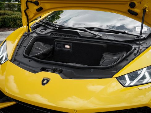 Used 2015 Lamborghini Huracan LP 610-4 AWD/4WD image 36