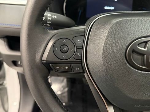 Used 2025 Toyota RAV4 SE image 18