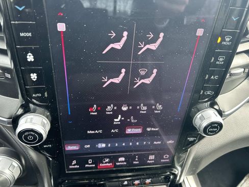 Used 2025 RAM 1500 Laramie image 24