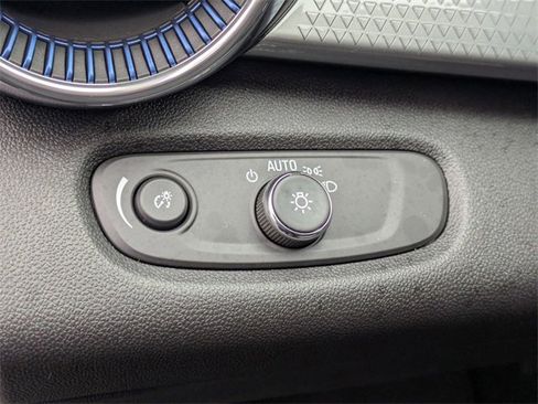 New 2026 Chevrolet Trax LT w/ Driver Confidence Package image 12