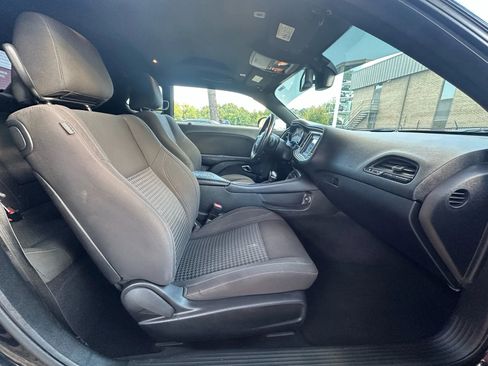 Used 2019 Dodge Challenger SXT image 18
