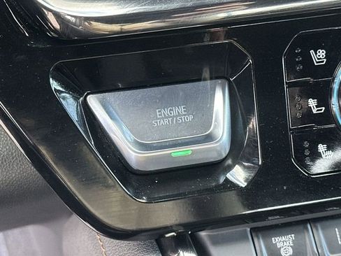 Used 2024 GMC Sierra 2500 AT4 w/ AT4 Premium Plus Package image 17