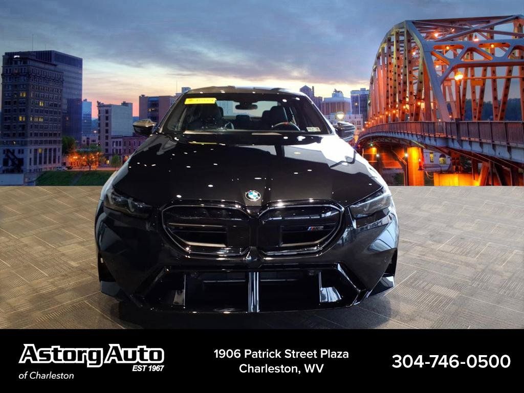 Used 2025 BMW M5 w/ Carbon Package AWD/4WD image 7