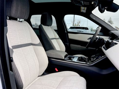 Used 2018 Land Rover Range Rover Velar image 22