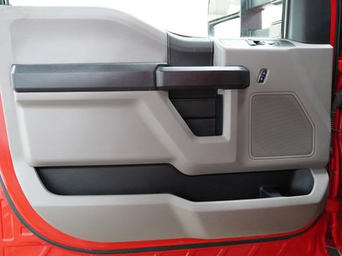 Used 2019 Ford F550 4x4 Regular Cab Super Duty image 13