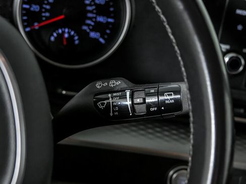 Used 2023 Kia Carnival LX FWD image 23