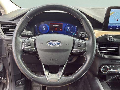 Used 2021 Ford Escape Titanium w/ Titanium Elite Package FWD image 17