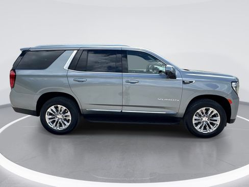 Used 2023 GMC Yukon SLT w/ SLT Premium Package AWD/4WD image 9