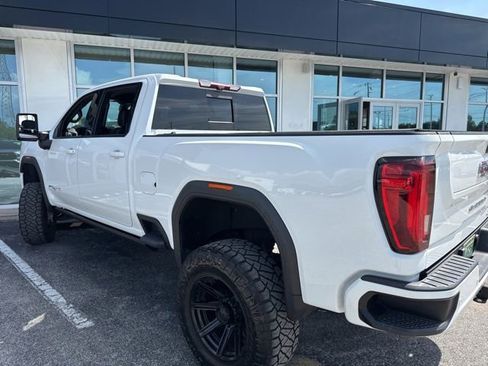 Used 2022 GMC Sierra 2500 AT4 w/ AT4 Preferred Package AWD/4WD image 2