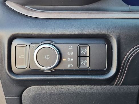 Used 2023 Ford Explorer Platinum w/ Technology Package image 22