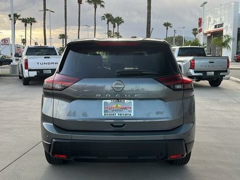 Used 2024 Nissan Rogue SV FWD image 23