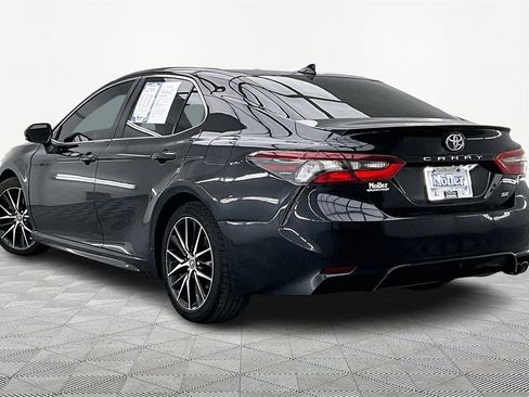 Used 2021 Toyota Camry SE image 13