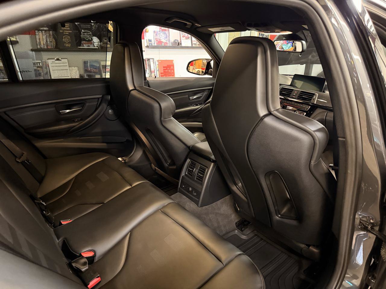Used 2018 BMW M3 RWD image 25