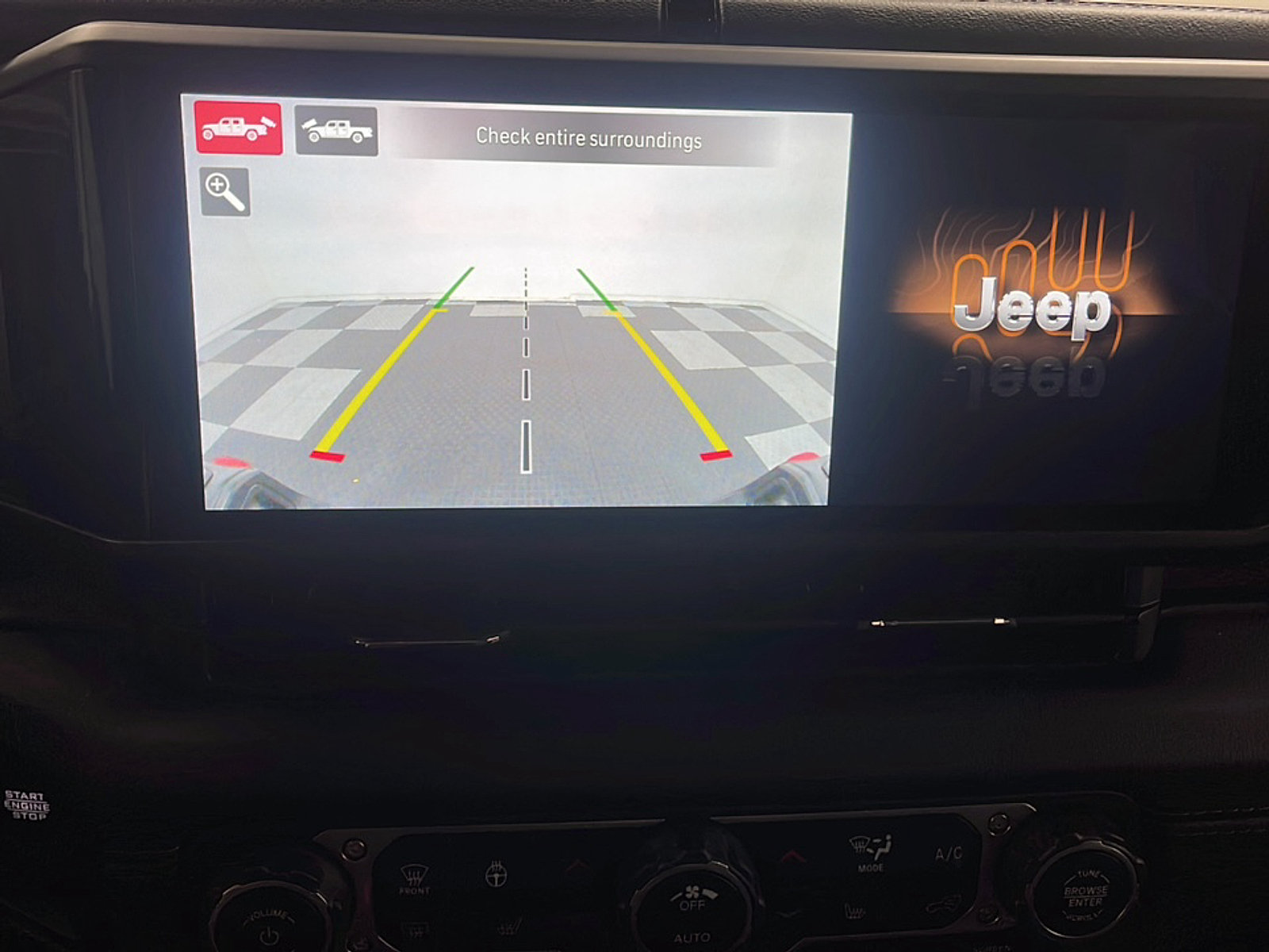 Used 2024 Jeep Gladiator Rubicon AWD/4WD image 10