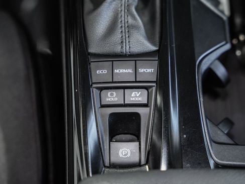 Used 2025 Toyota Camry LE FWD image 24