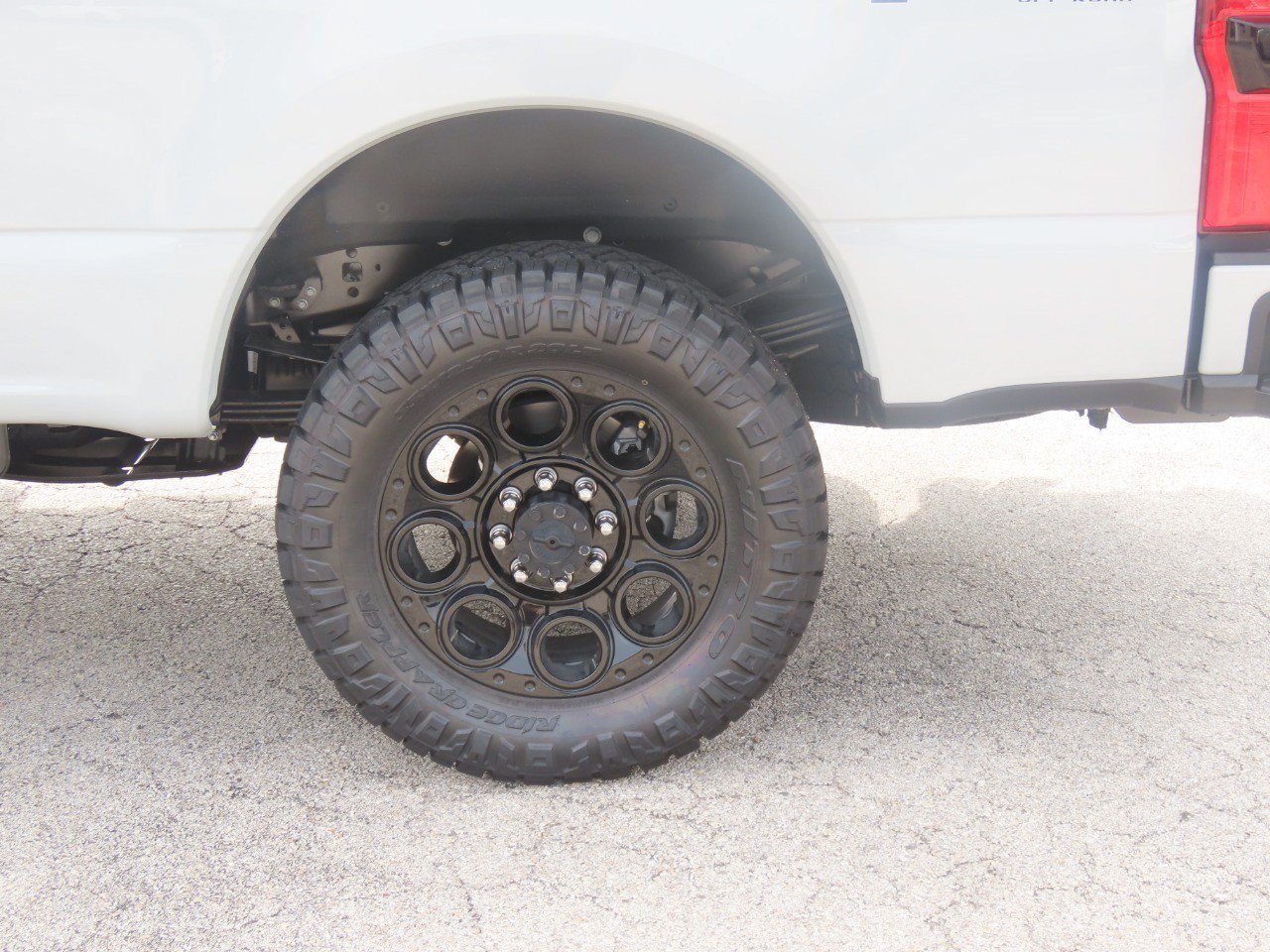 New 2026 Ford F350 Lariat w/ Black Appearance Package AWD/4WD image 17
