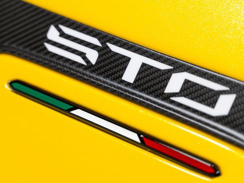 Used 2022 Lamborghini Huracan STO image 89