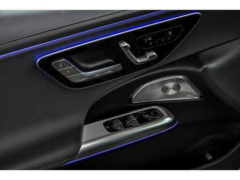 New 2026 Mercedes-Benz E 350 4MATIC Sedan image 5