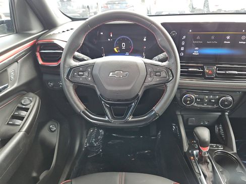 Used 2025 Chevrolet TrailBlazer RS w/ Convenience Package FWD image 13