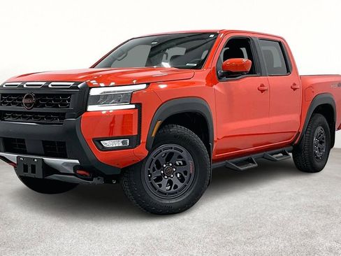 Used 2025 Nissan Frontier PRO-4X w/ Pro Convenience Package image 14