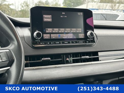 Used 2023 Mitsubishi Outlander ES image 16