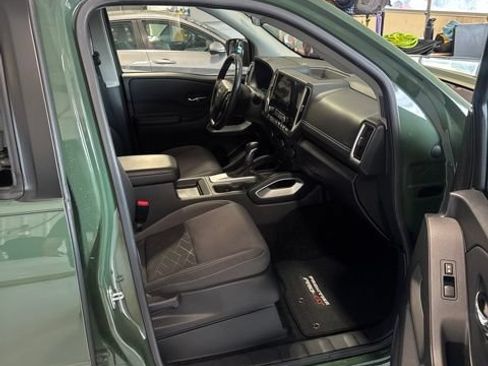 Used 2025 Nissan Frontier SV w/ SV Convenience Package RWD image 14