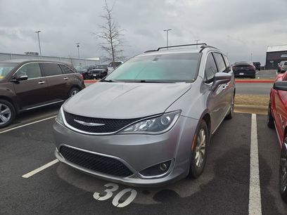 Used 2017 Chrysler Pacifica Touring-L