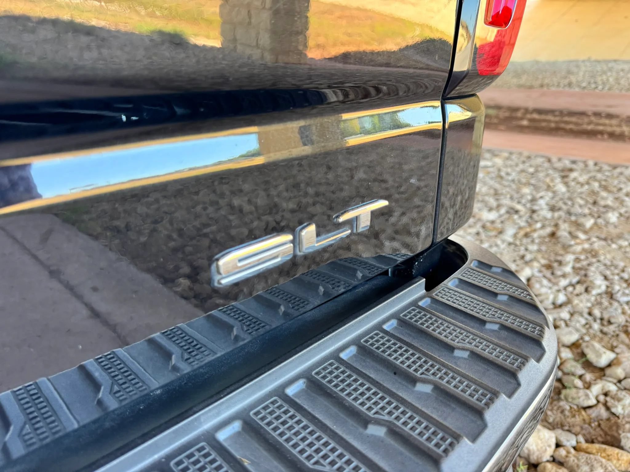 Used 2021 GMC Sierra 1500 SLT AWD/4WD image 25