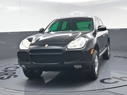 Used 2005 Porsche Cayenne Turbo image 11