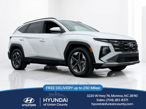 Certified 2025 Hyundai Tucson SEL image 1