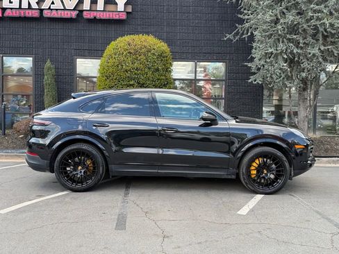 Used 2021 Porsche Cayenne Coupe image 21