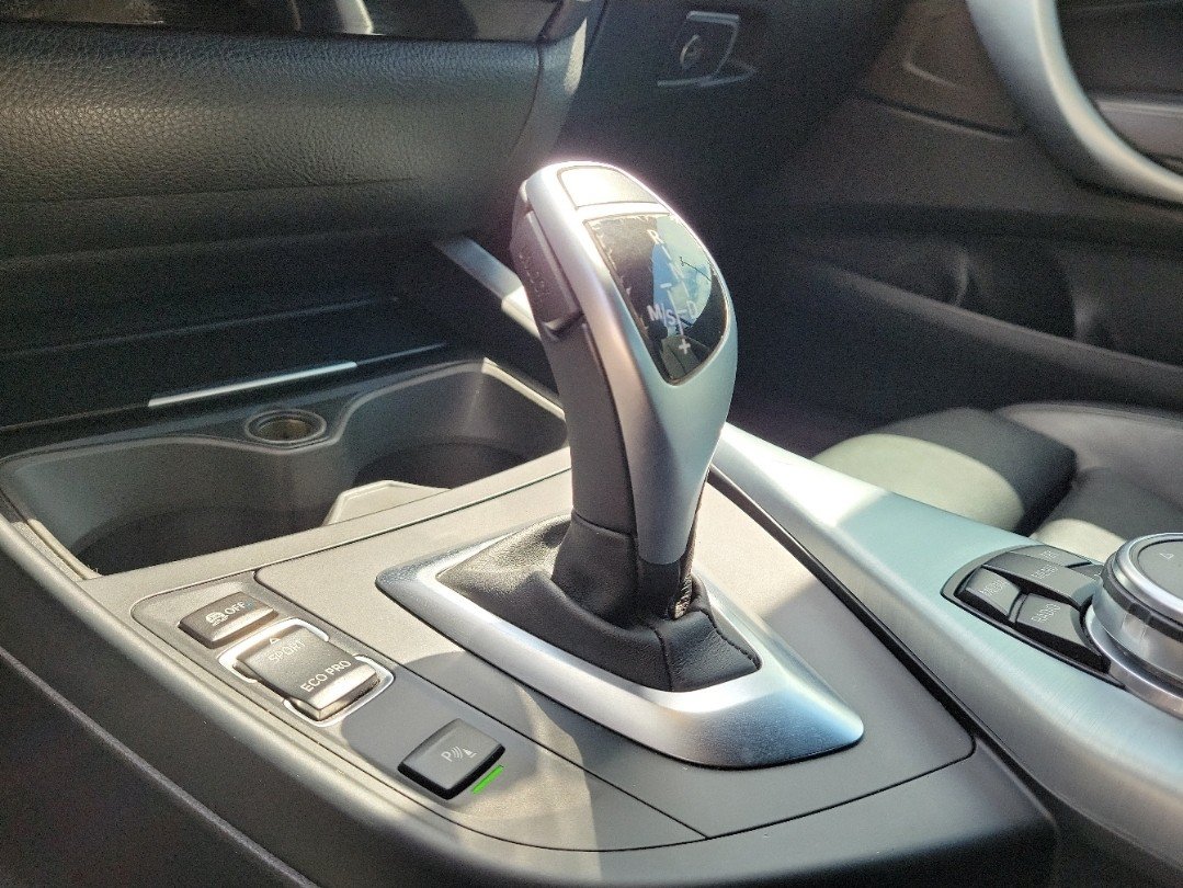 Used 2015 BMW M235i Convertible RWD image 26