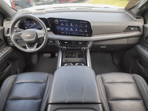Certified 2025 Chevrolet Suburban LT AWD/4WD image 21