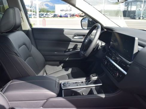 New 2026 Nissan Pathfinder SL image 19