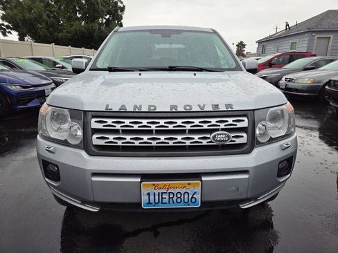 Used 2012 Land Rover LR2 HSE image 6