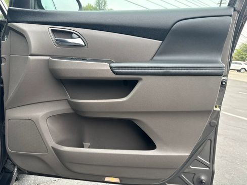 Used 2014 Honda Odyssey EX image 25