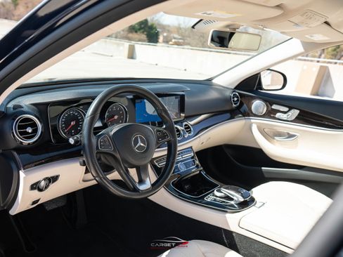 Used 2017 Mercedes-Benz E 300 image 10